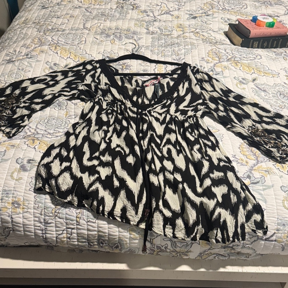 Coeur Black and White Women's cover dress or top